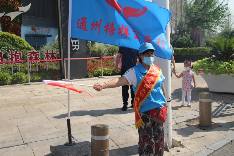 <strong>男生操女生鸡巴</strong>